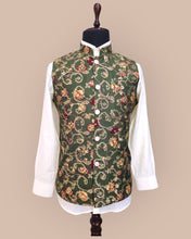 Load image into Gallery viewer, Mens Floral Koti